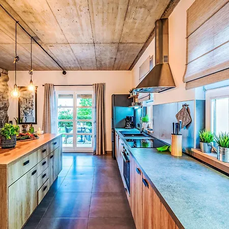 Pia By Interhome * Opatija